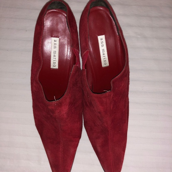 Ann Marion Low-Cut Red Heels - Picture 2 of 3